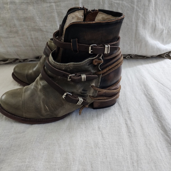 Freebird Gray and Brown Ankle Boots - Picture 5 of 12